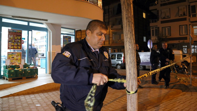 Süpermarkette bıçaklı soygun