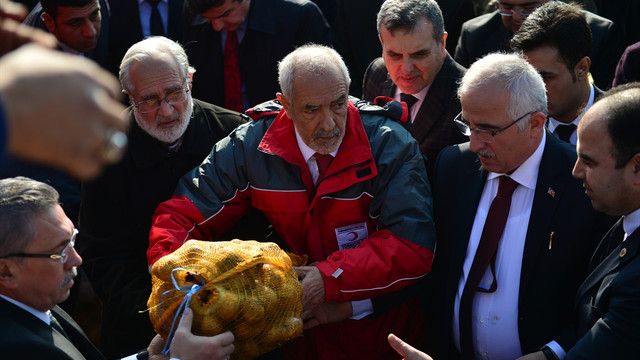 Suriye'ye 20 tır insani yardım gönderildi