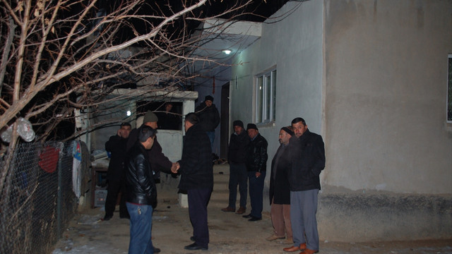 Terastan düşerek şehit olan polis memuru