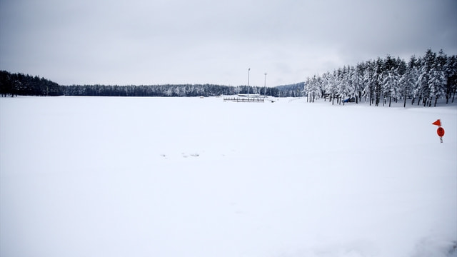 Topuk Yaylası Göleti buz tuttu