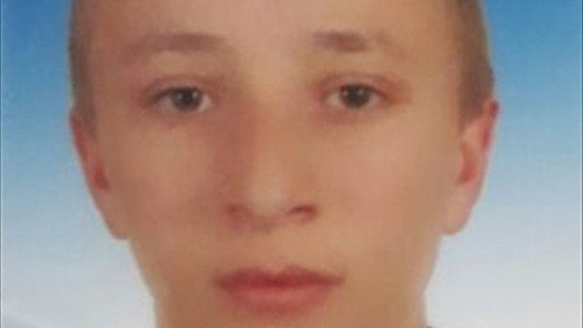 Tüfeğinin kazayla ateş alması sonucu oğlunun ölümüne neden oldu