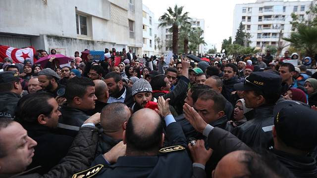 Tunus'ta Halep protestosu