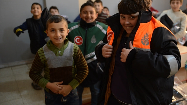 Türk Kızılayından Suriyeli sığınmacılara yardım