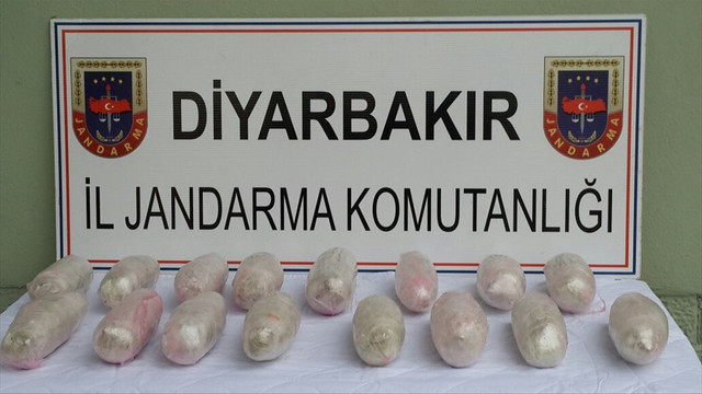 Turşu bidonunda 10 kilogram esrar ele geçirildi