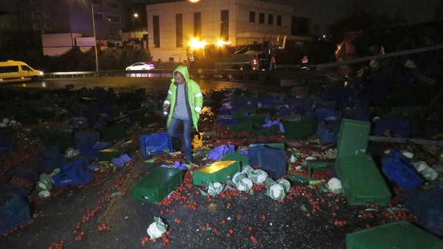 Ümraniye'de trafik kazası: 2 yaralı