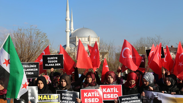 Üniversite öğrencilerinden Halep için ekmek kampanyası