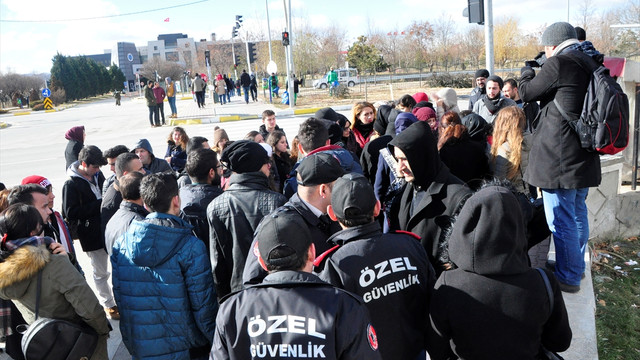 Üniversite önündeki trafik kazası