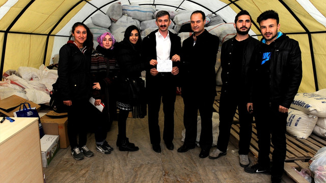 Uşak'ta öğrencilerden Haleplilere yardım