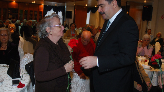 Vali Şahin'den huzurevi ziyareti