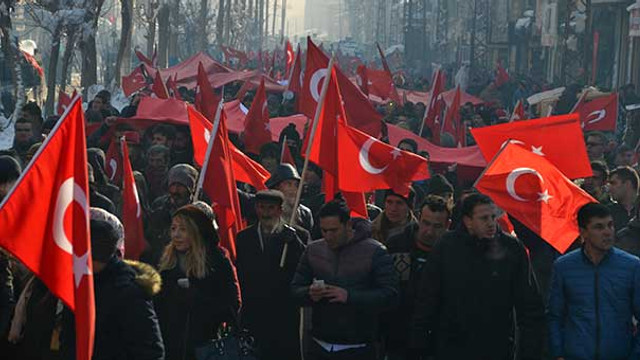 Hakkari Yüksekova teröre karşı yürüdü