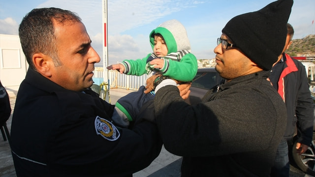 Yunanistan'a geçmeye çalışan 115 göçmen yakalandı
