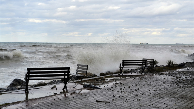 Zonguldak'ta lodos ve fırtına