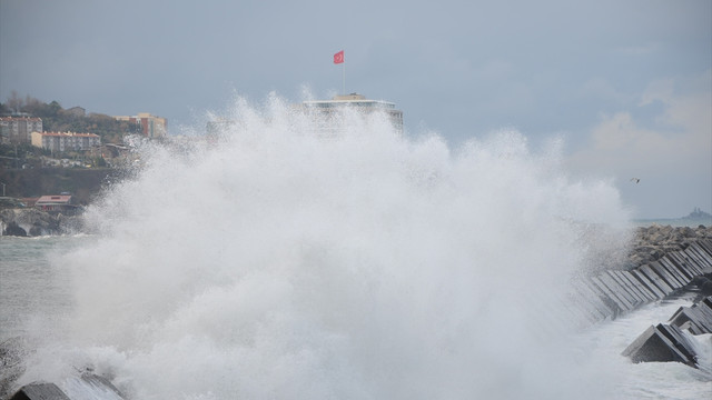 Zonguldak'ta şiddetli rüzgar