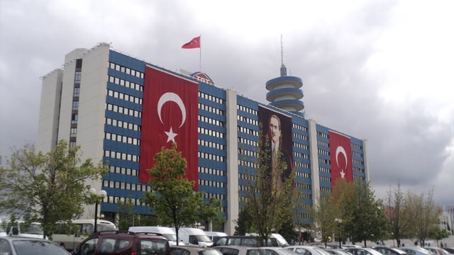 TRT Genel Müdürlüğü otoparkında bomba paniği
