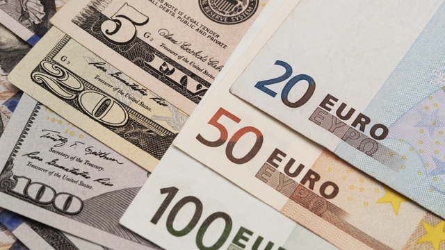 Dolar ve Euro yeni tarihi rekor kırdı
