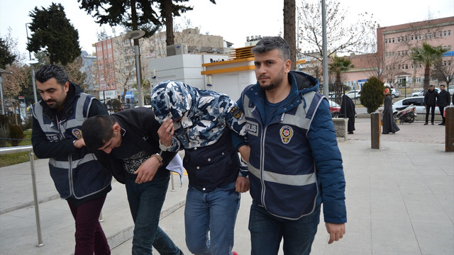 Adıyaman'da otomobilden ses sistemi hırsızlığı şüphelileri tutuklandı