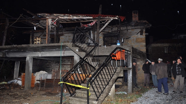 Antalya'da ev yangını: 1 ölü