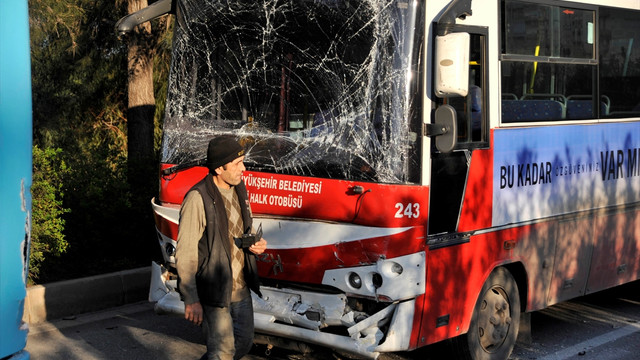 Antalya'da zincirleme trafik kazası: 9 yaralı