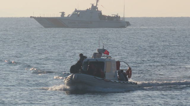Çanakkalede yasadışı yollarla Yunanistana geçmeye çalışan 44 kaçak yakalandı