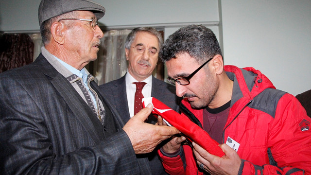 Halisdemir'in babasından Sekin'in ailesine taziye ziyareti