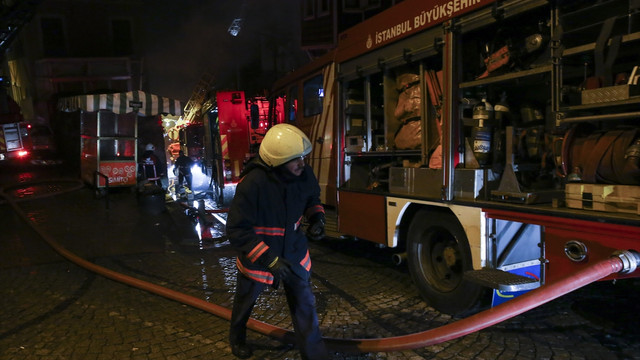 Beşiktaş'ta ev yangını