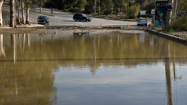 Bodrum'da isale hattı borusu patladı