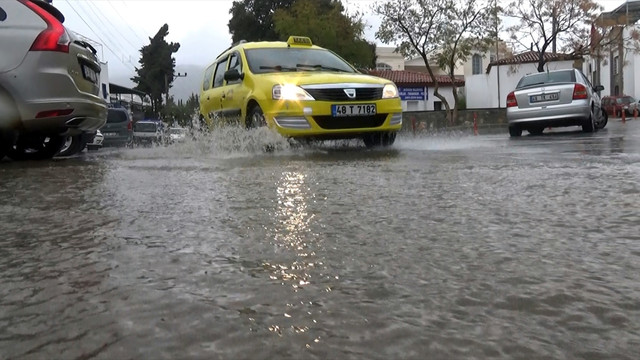 Bodrum'da sağanak ve dolu