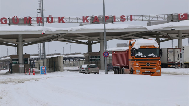 Bulgaristan'a açılan sınır kapılarında tır yoğunluğu