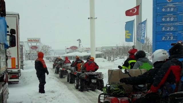 Bursa-İzmir karayolu ulaşıma kapandı