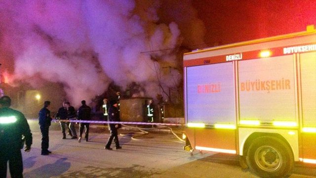 Denizli'de ev yangınları: 2 ölü