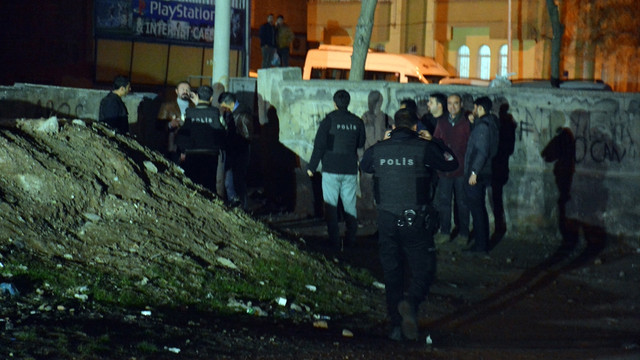 Diyarbakır'da polis noktasına saldırı