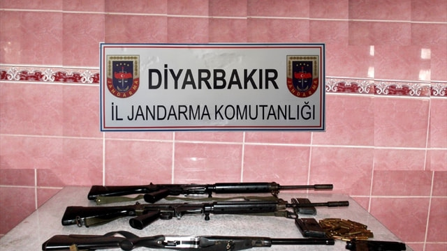 Diyarbakır'da silah kaçakçılığı operasyonu