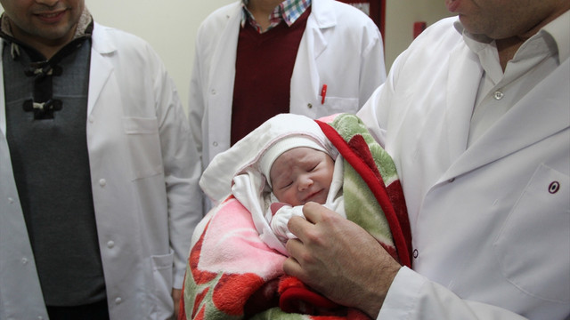 Erzincan'da yeni yılın ilk bebeğine Bahare ismi verildi