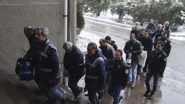 Ankarada FETÖnün yargı imamları adliye sevk edildi