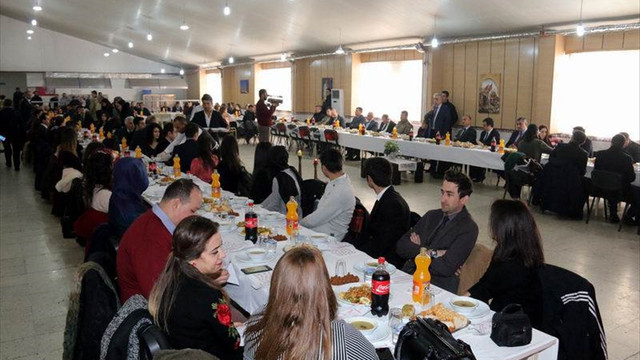 Hakkari Valisi Toprak'tan öğretmenlere teşekkür