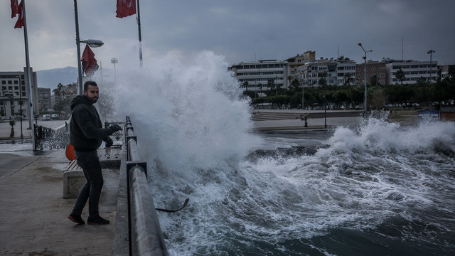 Hatay'da fırtına