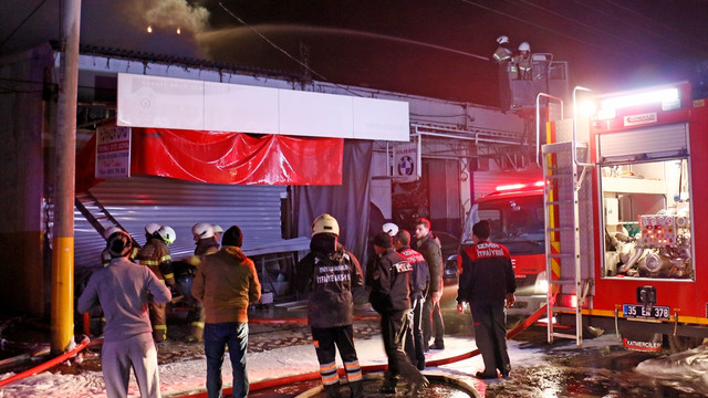 İzmir'de iş yeri yangını: 1 ölü