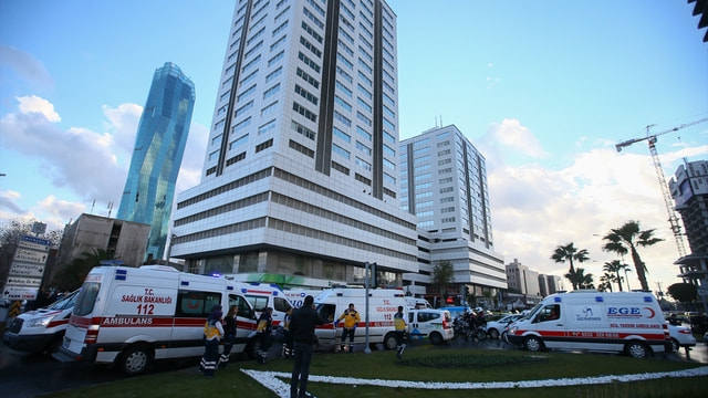 İzmir Adliyesinde 5 personel gözaltına alındı