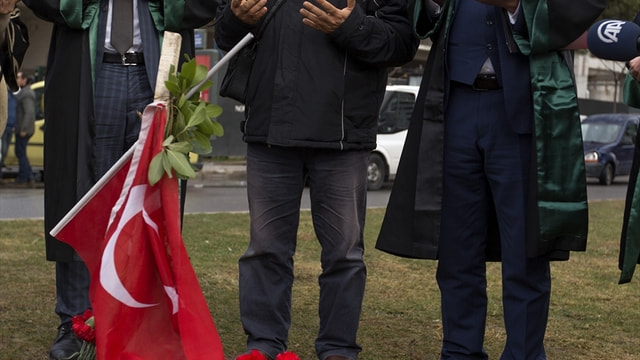 İzmir'de sela okuyan müezzinin darbedilmesi davası
