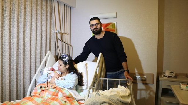 İzmir'de yılın ilk bebeği Ozan Ali oldu