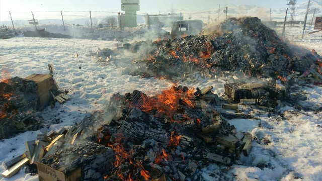 Kaçak sigaralar yakılarak imha edildi