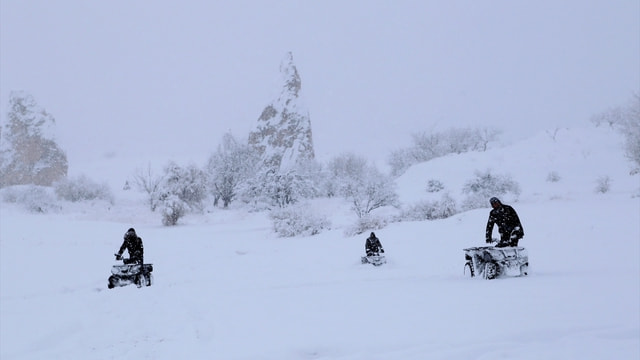 Kapadokya'da kar görsel şölen oluşturdu