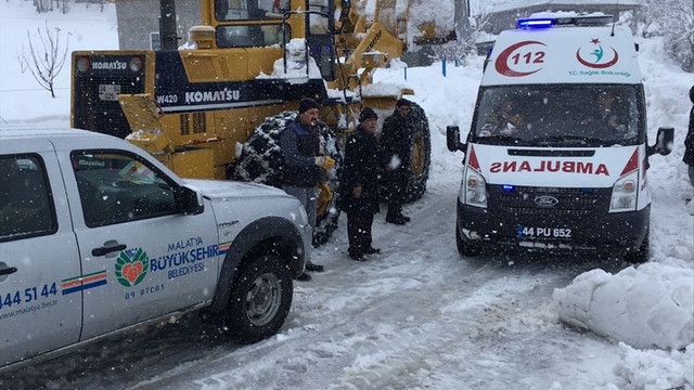 Kar nedeniyle mahsur kalan hasta kurtarıldı