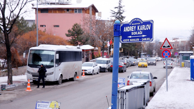 Karlov'un adı, Büyükelçiliğin bulunduğu sokakta yaşayacak