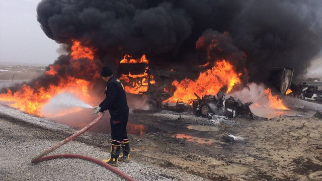 Konyada TIR ile mazot yüklü tanker çarpıştı! 2 ölü