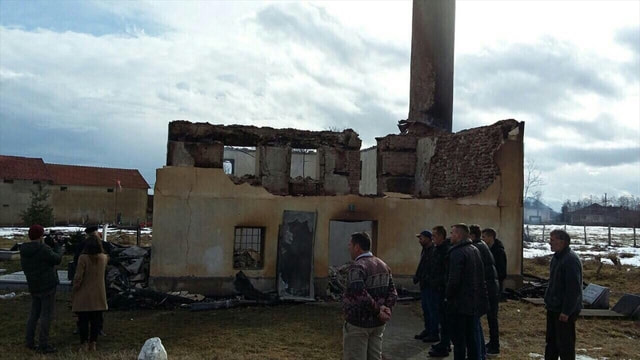 Kosova'daki tarihi camide yangın çıktı