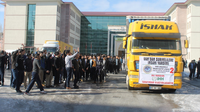 Lise öğrencilerinden Haleplilere yardım