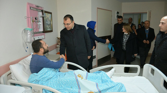 Malatya Valisi Toprak'tan yaralı askere ziyaret