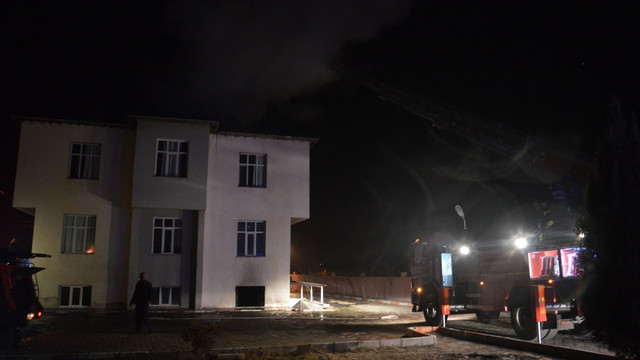 Manisa'da özel öğrenci yurdunda yangın