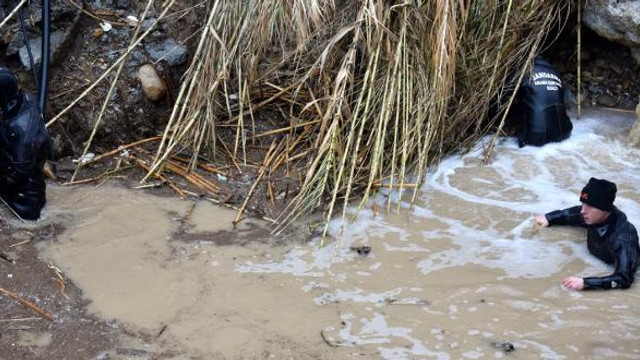 Mersindeki sel felaketinde kaybolan 2 kişiyi arama çalışmaları sürüyor